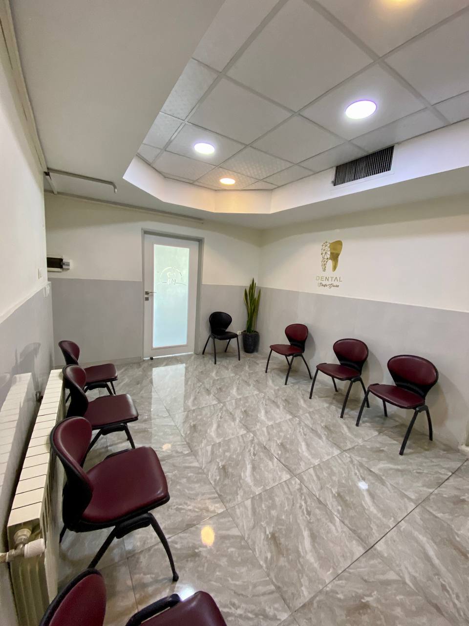 محیط درمانگاه شفا گستر ۳